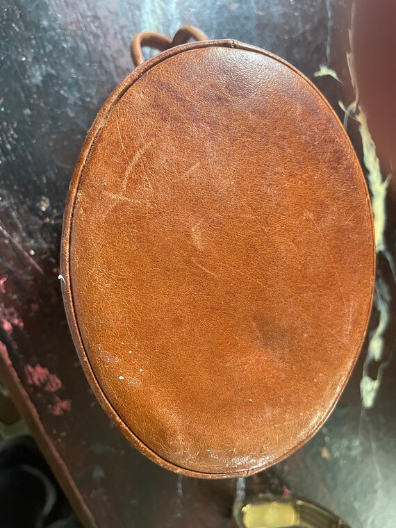 Hand tooled leather oval box purse circa 1940s - image 7
