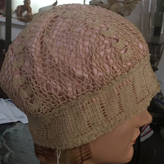 Hand crochet cloche in peach and looks to be cott… - image 9