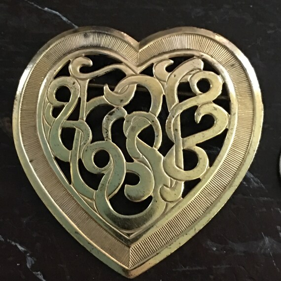 Miriam Haskell heart pin circa 1960s in goldtone - image 7