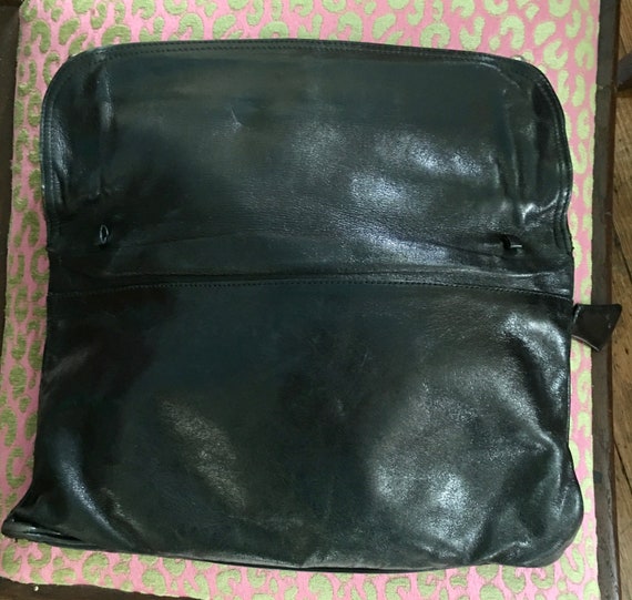 Bottega Veneta clutch purse in black leather circ… - image 5