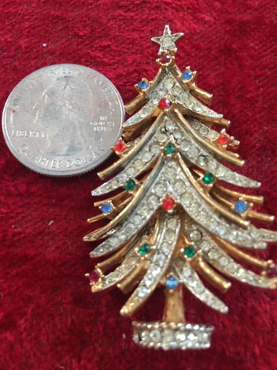 Christmas tree brooch signed Art,circa 1960s with… - image 2