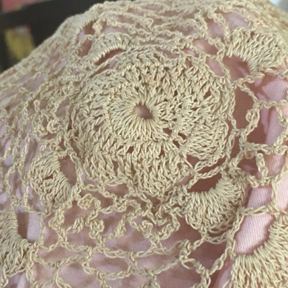 Hand crochet cloche in peach and looks to be cott… - image 6