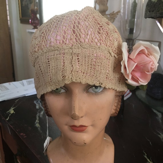 Hand crochet cloche in peach and looks to be cott… - image 2