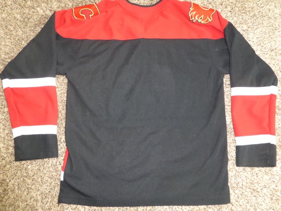 Vtg Calgary Flames Mighty Mac SEWN NHL Jersey Shi… - image 4