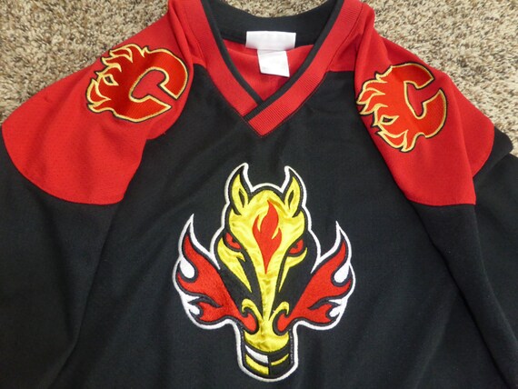 Vtg Calgary Flames Mighty Mac SEWN NHL Jersey Shi… - image 3