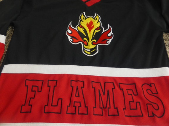Vtg Calgary Flames Mighty Mac SEWN NHL Jersey Shi… - image 2
