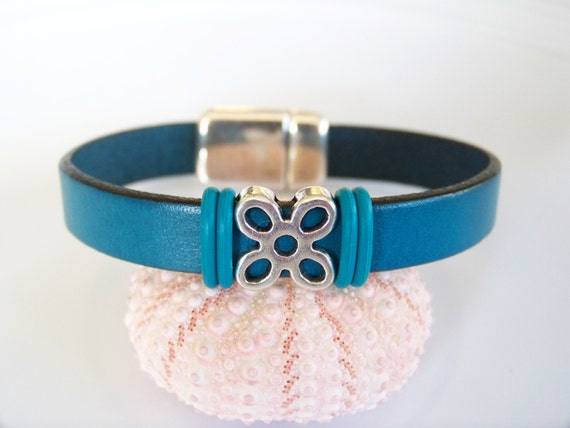 Items similar to Teal Blue Flat Leather and Silver Bead Focal Bracelet ...