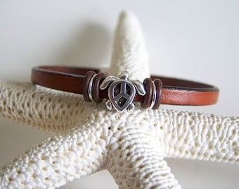 Brown Leather Sea Turtle Focal Bracelet - Item R8361