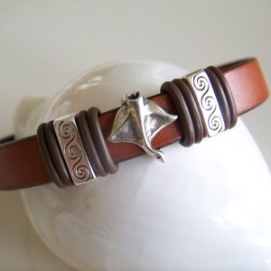 Manta Ray Leather  Bracelet - Item R8788