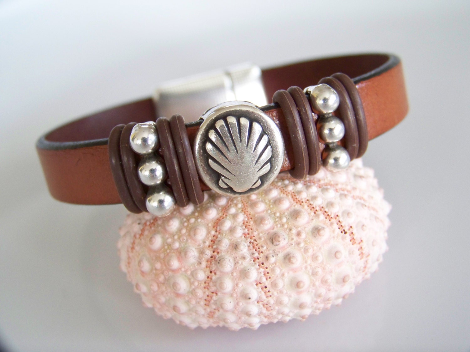 Brown Leather Seashell Focal Bracelet Item R6226 | Etsy