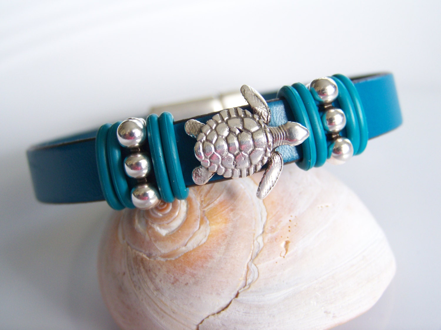 Turtle Focal Leather Bracelet Item R2593 - Etsy