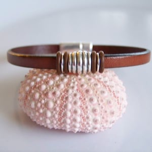 Leather Focal Striped Accent Bead  Bracelet - R4127