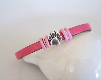 Leather with Paw Focal Bracelet - Item R6295