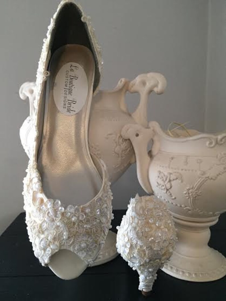 ivory peep toe pump