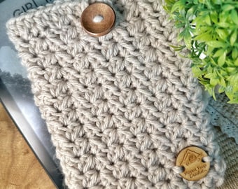 Crochet Kindle Paperwhite Sleeve | Soft Protective Case | Handmade Kindle Cover | Neutral Boho E-Reader Pouch | Oatmeal | Light tan