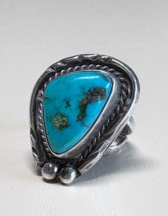 Single Triangular Turquoise Stone Set in Silver V… - image 2