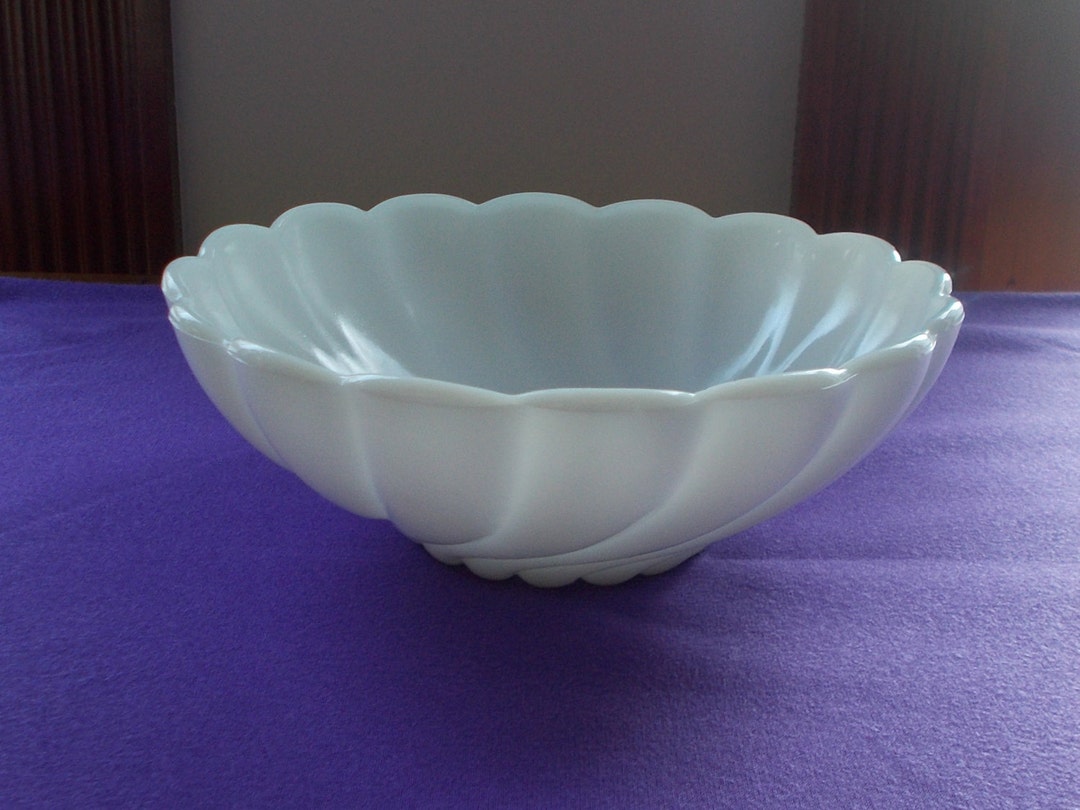 Hazel Atlas, Milk Glass Bowl, Scalloped Edge Bowl, Bowl Was Made in 1950s, Made USA, Excellent