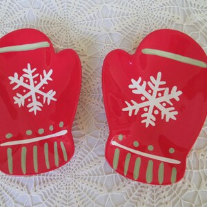 Vintage Christmas Ceramic Dishes, Hallmark, Red Mittens, Dish For Treats, Dish for Decoration, Set of 2, New, Excellent Condition