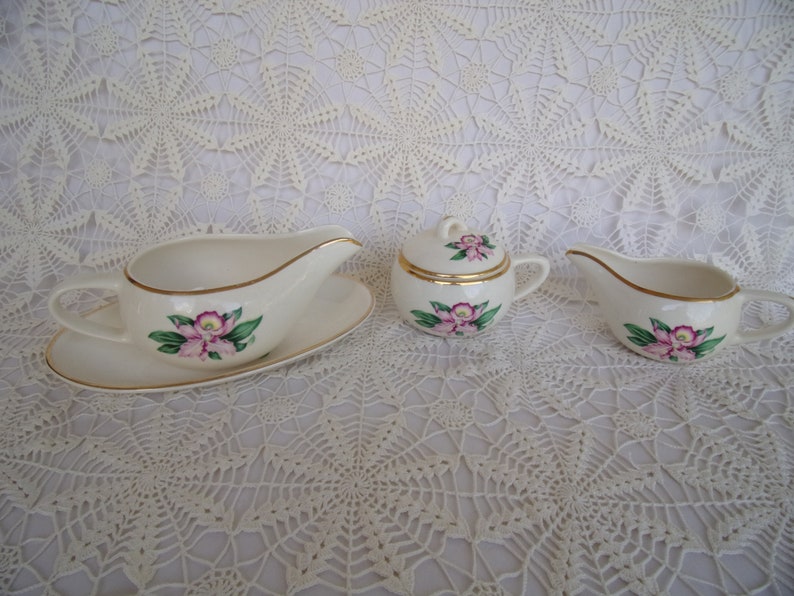 FREE SHIPPING Excellent Condition Set 36 Pc Modern Orchid Pattern Dinnerware Service for 6 Pagan City Pottery Made USA