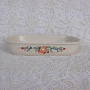 Vintage Corelle Ware, Pattern Abundance, Features Different Kind of Fruit, Oblong Baking Dish, Made in the 1990s, Excellent Condition