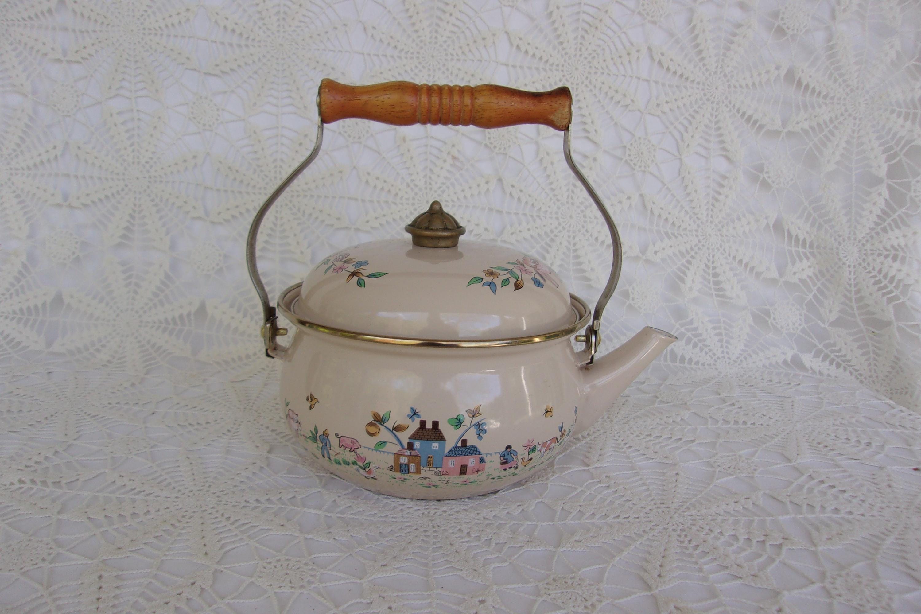 Vintage International, Heartland, Farm Scene, Tea Kettle, Enamel