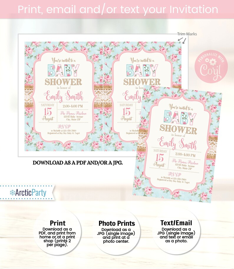 Puede incluir: Invitaciones para baby shower con dise&ntilde;o floral. Las invitaciones presentan un fondo azul claro con rosas rosas y el texto "Baby Shower" en una fuente decorativa. El texto incluye el nombre "Emily Smith" y los detalles del evento.
