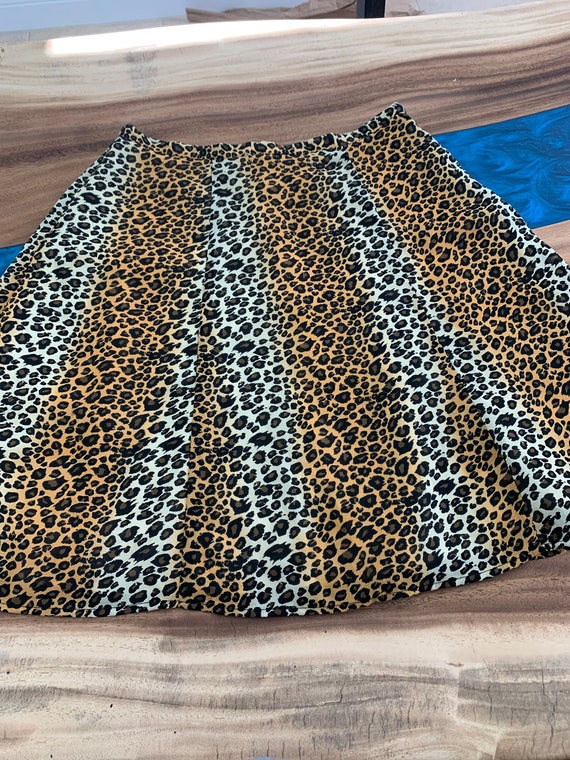Leopard Print Design Woman’s Size 12 Boho Chic Sk… - image 10