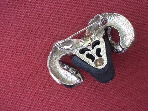 Ram Brooch Unsigned Black with Silver Tone Horns … - image 3