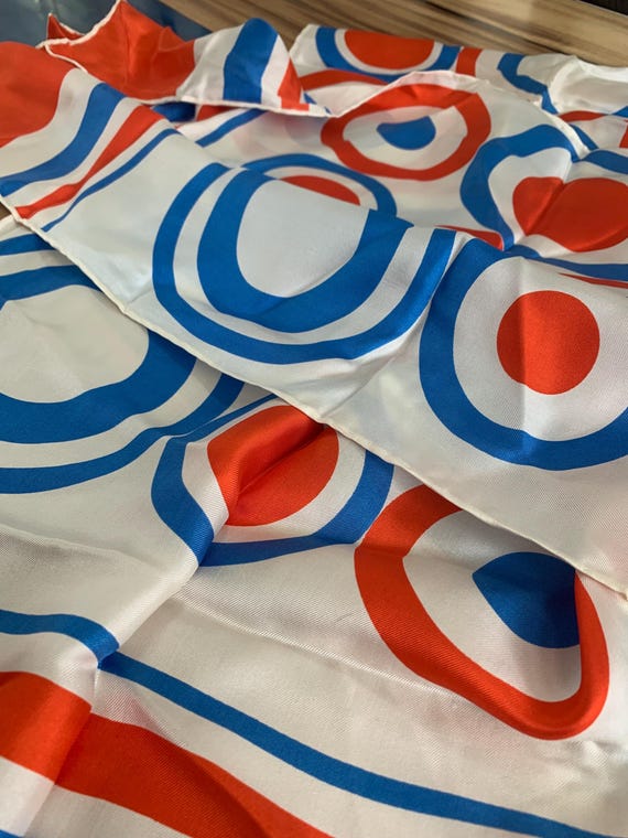 Jaleh and Joseph Woman’s Mod Design with Funky Fu… - image 7