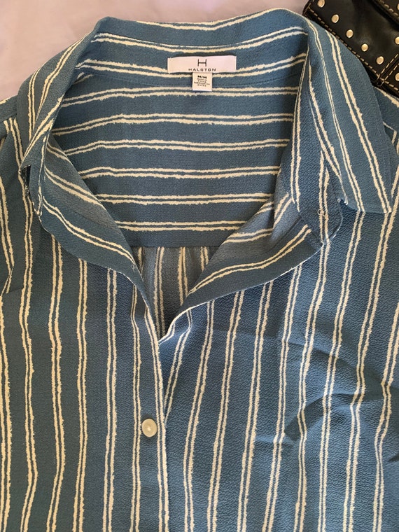 Halston Button Down Woman’s Medium Long Sleeve Fl… - image 3