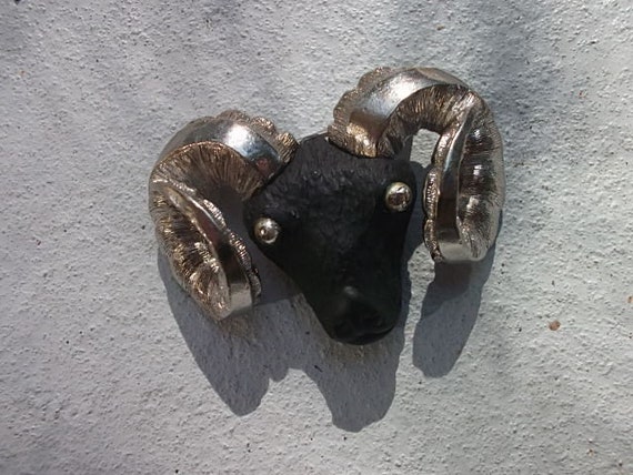 Ram Brooch Unsigned Black with Silver Tone Horns … - image 6