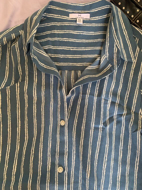 Halston Button Down Woman’s Medium Long Sleeve Fl… - image 8