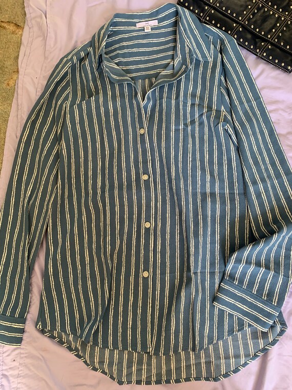 Halston Button Down Woman’s Medium Long Sleeve Fl… - image 10