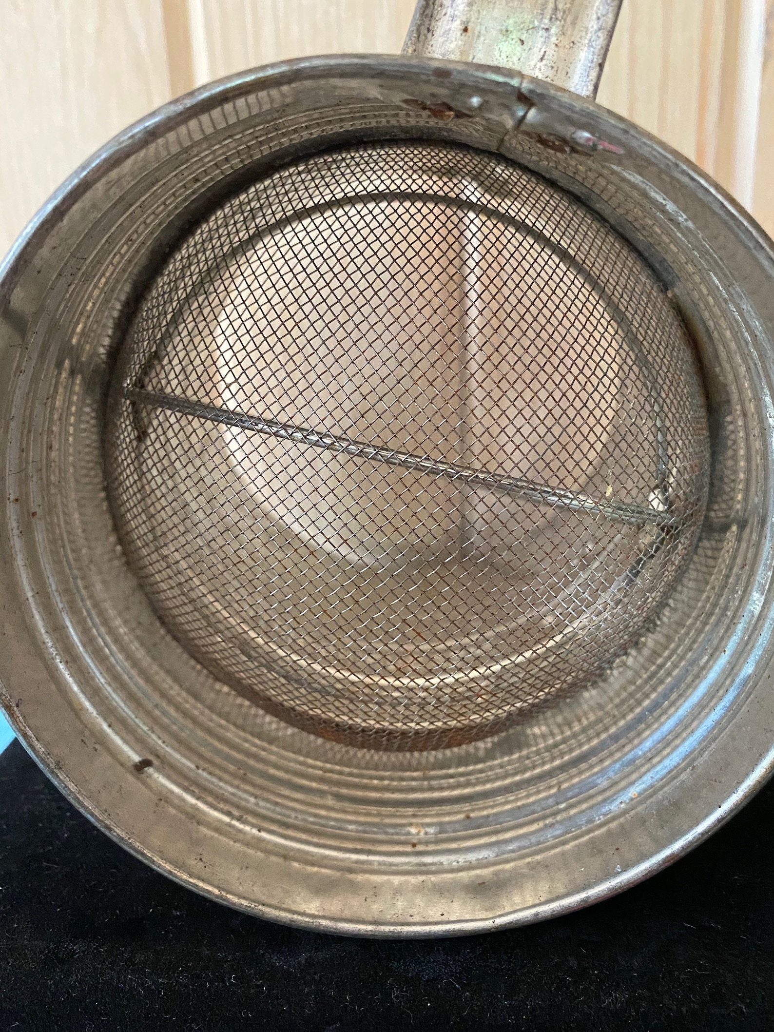 large flour sifter