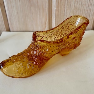 Vintage Fenton Amber Glass Slipper: Daisy Button Pattern Figurine