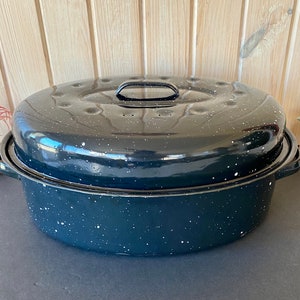 Vintage Black Speckled Enamelware Roaster: Large Oval Turkey Pan (16&quot; x 12&quot;)