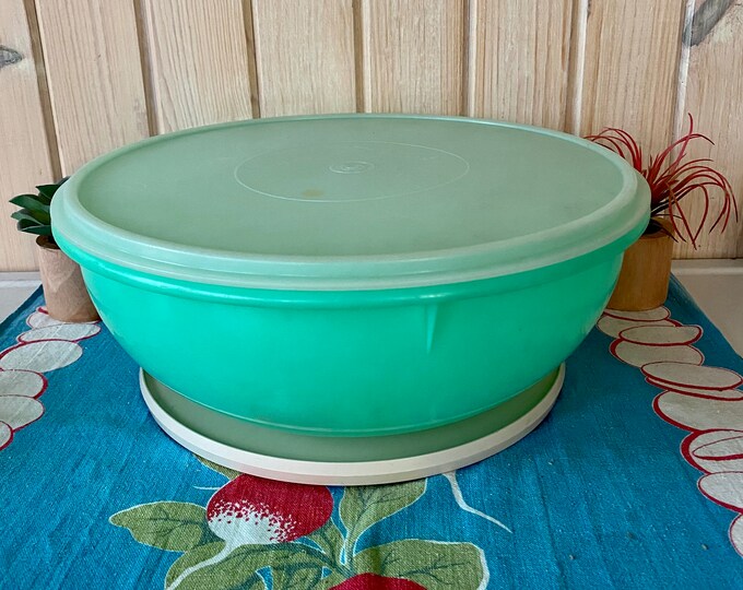 Vintage 1960's Tupperware Fixnmix Bowl 2749 and Lid 2241,tupper
