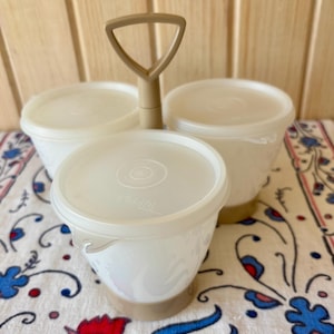 Tupperware 757 Condiment Caddy with Lids, Taupe and Clear, Picnic Potluck Condiment Caddy, 3 Bowl Condiment Caddy Trio