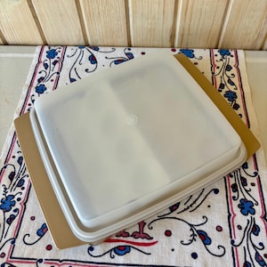 Vintage Tupperware Deviled Egg Keeper: 4-Piece Picnic Storage