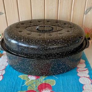 Vintage Black Speckled Enamelware Oval Roaster: Lidded Turkey Pan