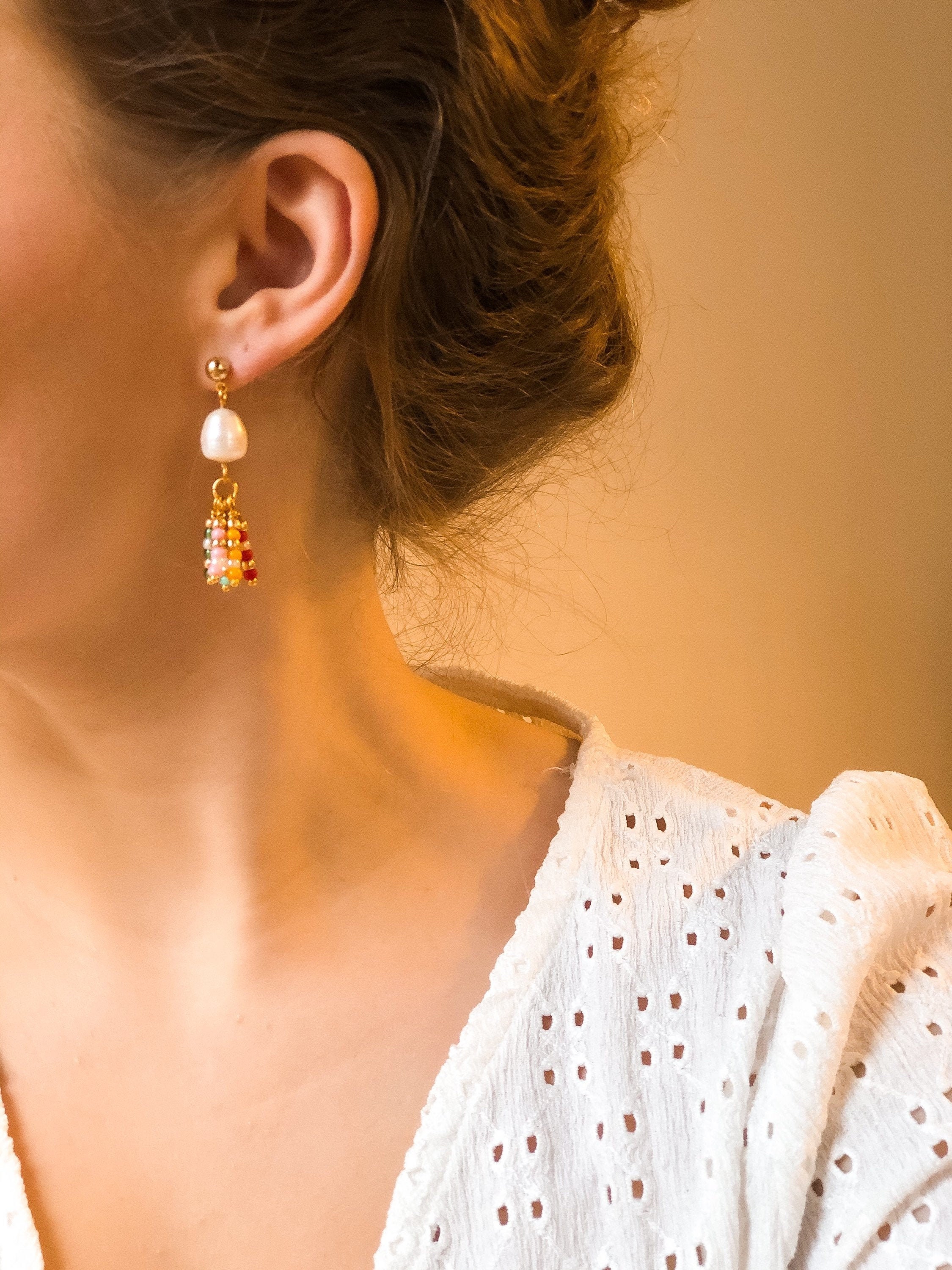 Multi Color Baroque Pearl Earrings yellow gold plated hook earrigns Multi Color Baroque Pearl Earrings yellow gold plated hook earrigns