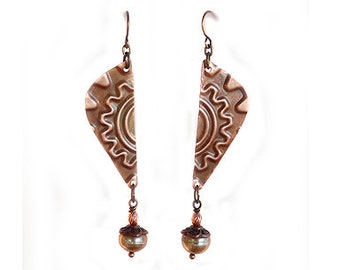 Embossed Copper and Sandy silver Freshwater pearl, earrings BO-1401-B