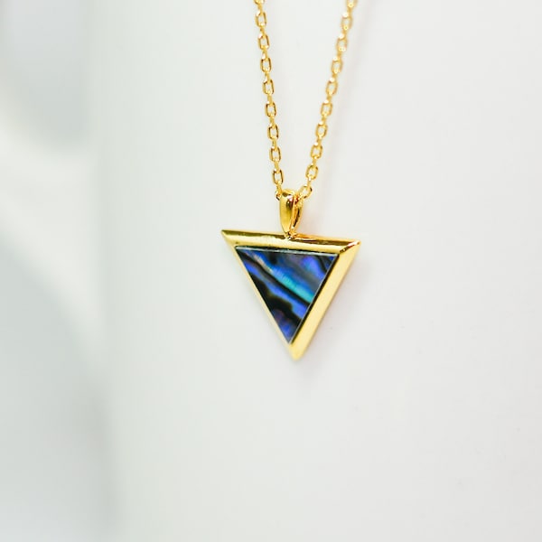 geo crystal Triangle Necklace, dainty gem stone Triangle Necklace, spike Necklace, necklace for woman, best gift idea