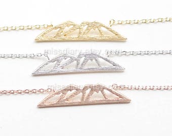 dainty Mountain Necklace, Mountain Pendant Necklace, Mountain outline Necklace, Mountain Charm, Nature Jewelry, gift ideas