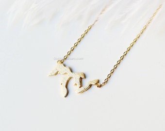 Great Lakes Necklace in Gold, dainty great lakes