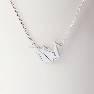 Origami Schwan Kette in Silber, Papier Schwan Halskette, Vogel Halskette, Halskette für Frauen, Geschenkidee / Hochzeitsgeschenke / Brautjungfer Geschenke