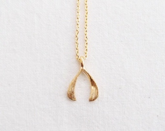 Gold Wishbone Necklace, Good Luck Charm, Tiny Wishbone Charm, Dainty Necklace, Gold Filled, Minimal Everyday Simple Layering Necklace