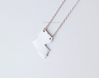 Louisiana State Necklace in Silver, LA Silver necklace, State necklace