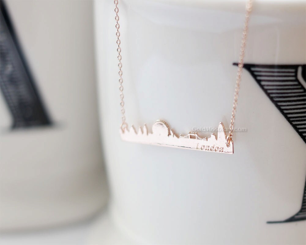 LONDON NECKLACE