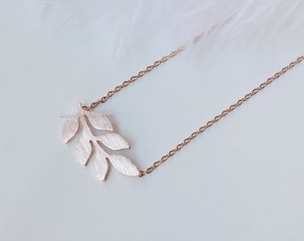 Leaf necklace in Rose Gold. dainty handmade necklace, everyday, simple necklace birthday gifts, wedding gifts, bridesmaid gifts, gift ideas
